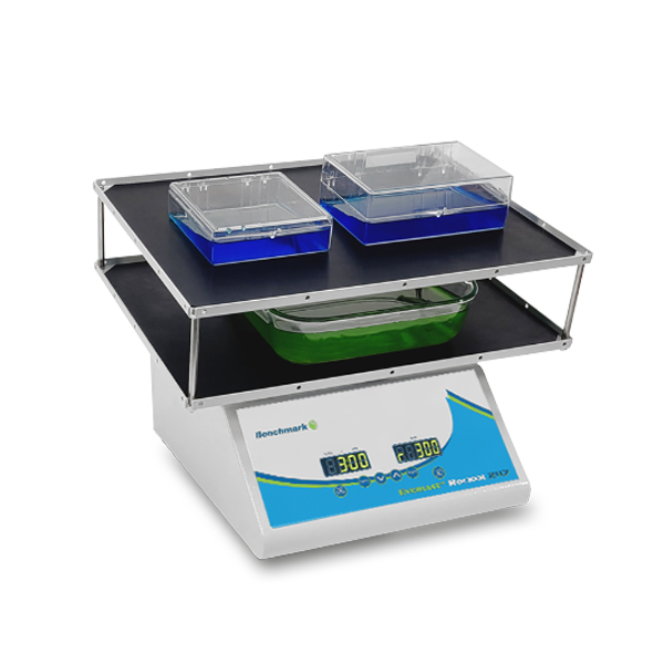 Stacking platform with flat mat with 3.5" clearance
